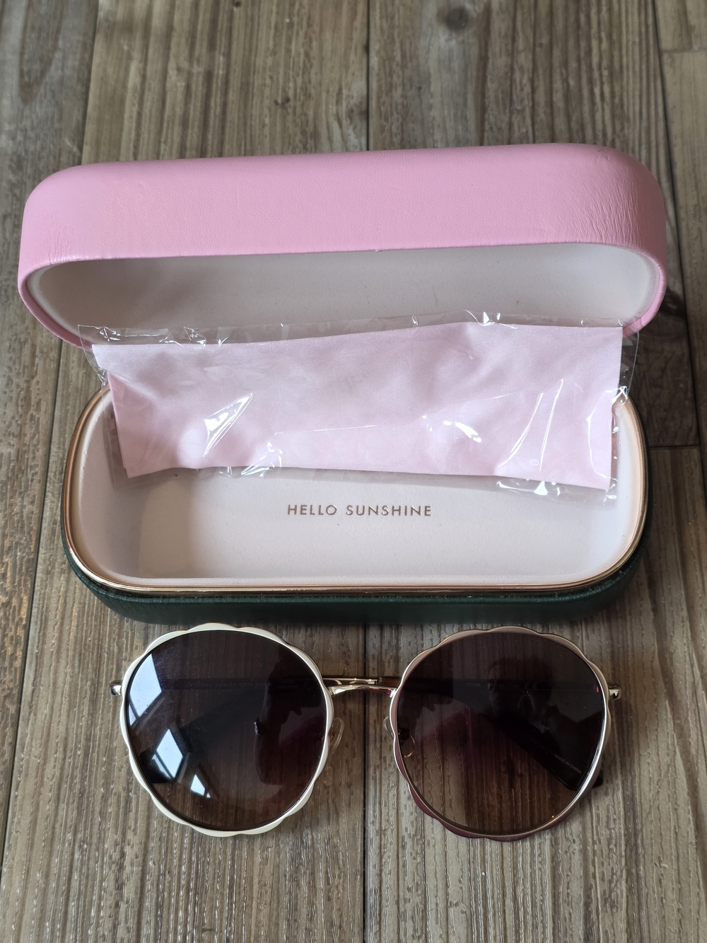 kate spade new york HELLO SUNSHINE Cannes Scalloped Sunglasses w/ Case